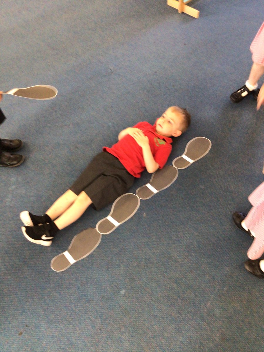 PontRichards's tweet photo. We have been comparing and ordering by length and height. The children had lots of fun using various non standard measures to toys and even each other! https://t.co/CiCrrZefhD