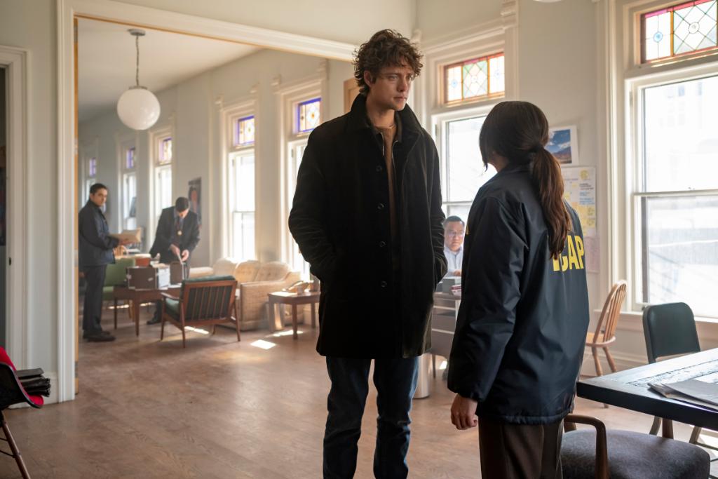 Getting close....a little too close. Watch the latest #Clarice for free on <a href="/CBS/">CBS</a> spr.ly/6012yO1Ok