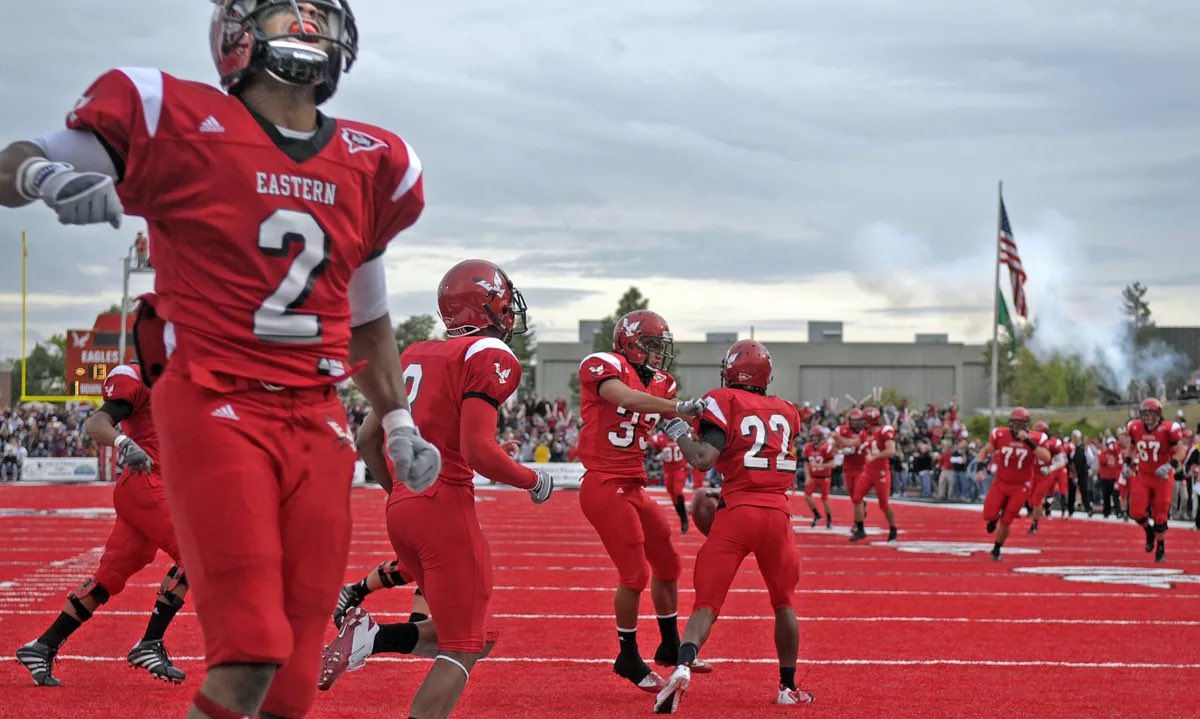 TristanWarnerWA's tweet photo. Excited to put in some work on the red turf tonight! #GoEags #RedAllDay https://t.co/ij6Dm0uz5u