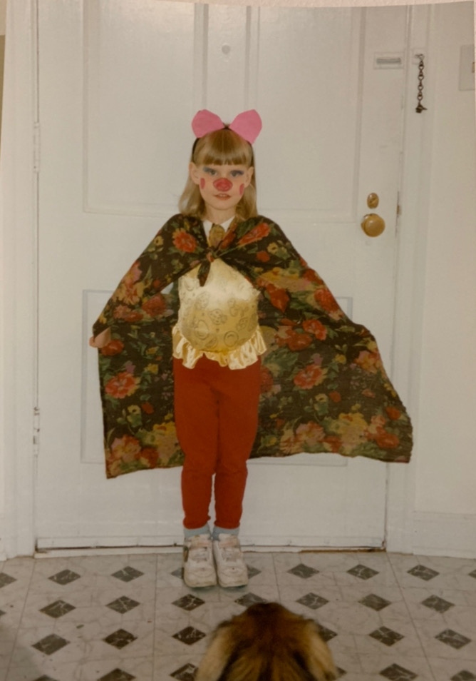 FeliciaBender1's tweet photo. Happy Birthday to my sweet Phoebe! 🥰

From my little Miss Piggy Fan - she actually dressed as Miss Piggy in pre-school for Famous Person Day 😅 - to my adventurous Phoebe hanging out with her new sloth friends!

I love you!  💜 https://t.co/6682MXqNR0