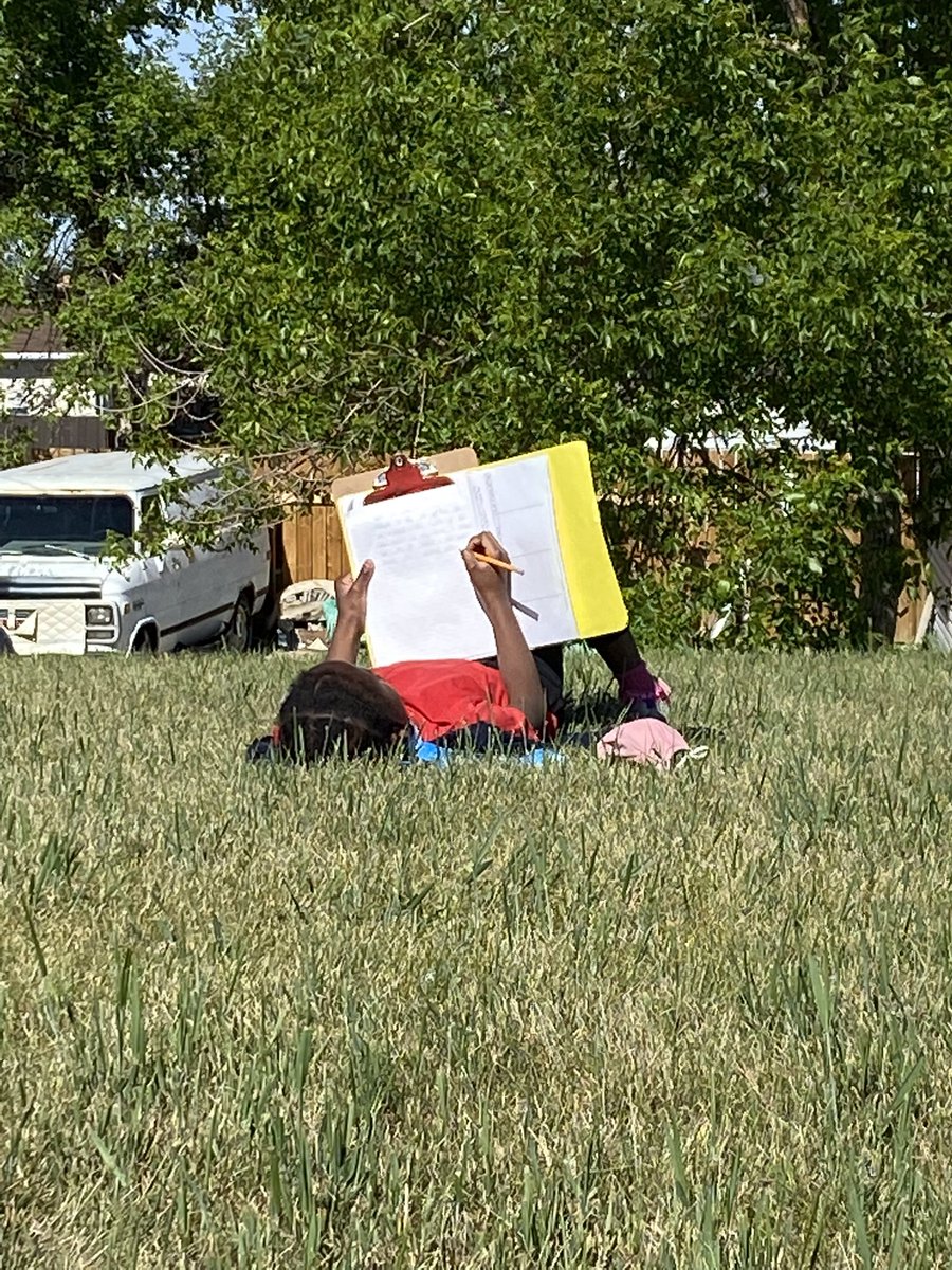 jlcheveldeoff's tweet photo. Learning outside today. Can I write another paragraph Ms. C? Why yes, yes you can ☺️.#teacherwin #supercappy @CappySmartCBE https://t.co/iN3lgdgYKY