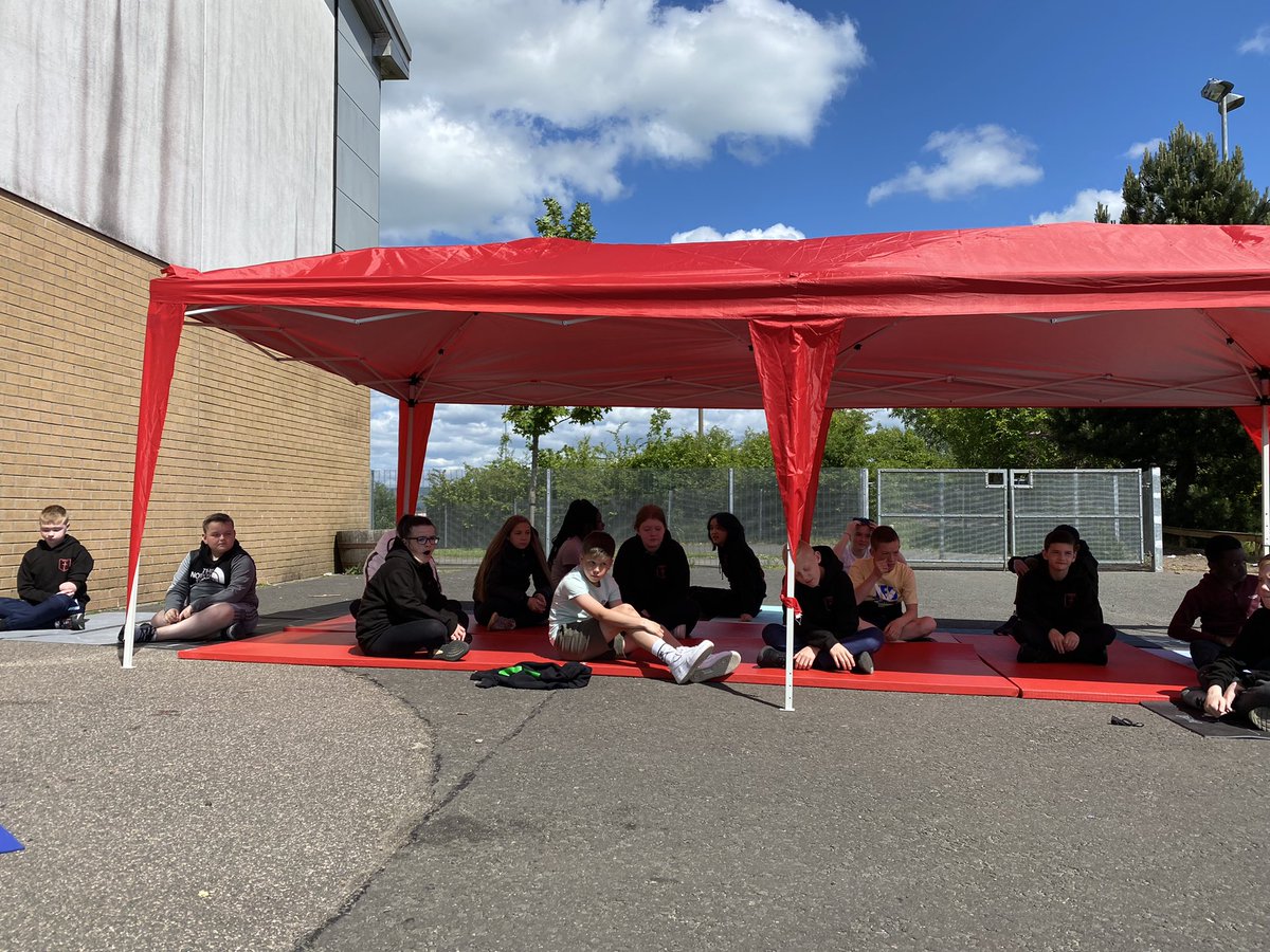 MissFee5's tweet photo. Primary 7 had an amazing day today- mindfulness with @HazelNurture and @MrsMcCloskeyCa1 then onto a fun filled afternoon with a trip to the ice-cream van. ☀️🍦Thank you to the parent council for making this possible @GemmaCoyle7 ☺️ @StTeresasPS https://t.co/Qo4aN0jzHf