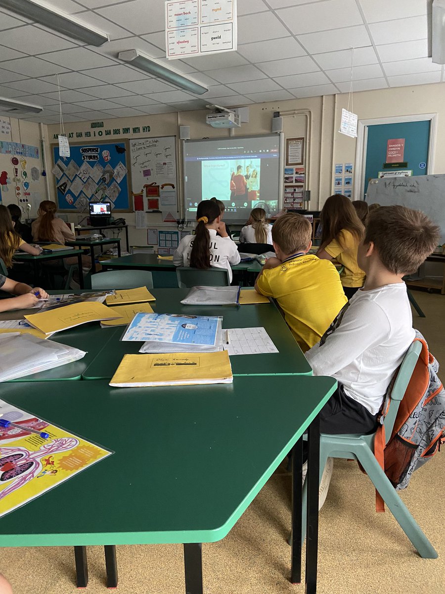 AledR's tweet photo. Sesiynau addysgiadol wych gyda @CdfCommitment yn helpu’r plant ystyried gyrfaoedd posib. Fantastic educational week of sessions helping the pupils consider possible careers. #OpenYourEyesWeek @YsgolPenyPil Diolch @Microsoft @SWFireandRescue @VirginMoney https://t.co/5aFQvlZjIr