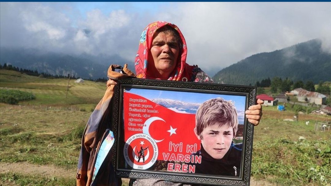 #İyikiVarsınEren Polise taş atıp askere kurşun sıkanlar kadar konuşulmadin Erenim #erenbülbülölümsüzdür