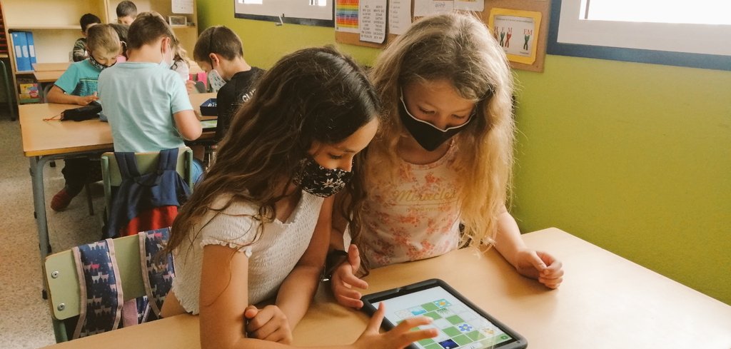 EscCastellCiuro's tweet photo. 🎨 Our first- and second-grade students learned about the life and work of Vincent van Gogh in English. 🖌️
#projecteGEP https://t.co/zjqYGDyNYX
