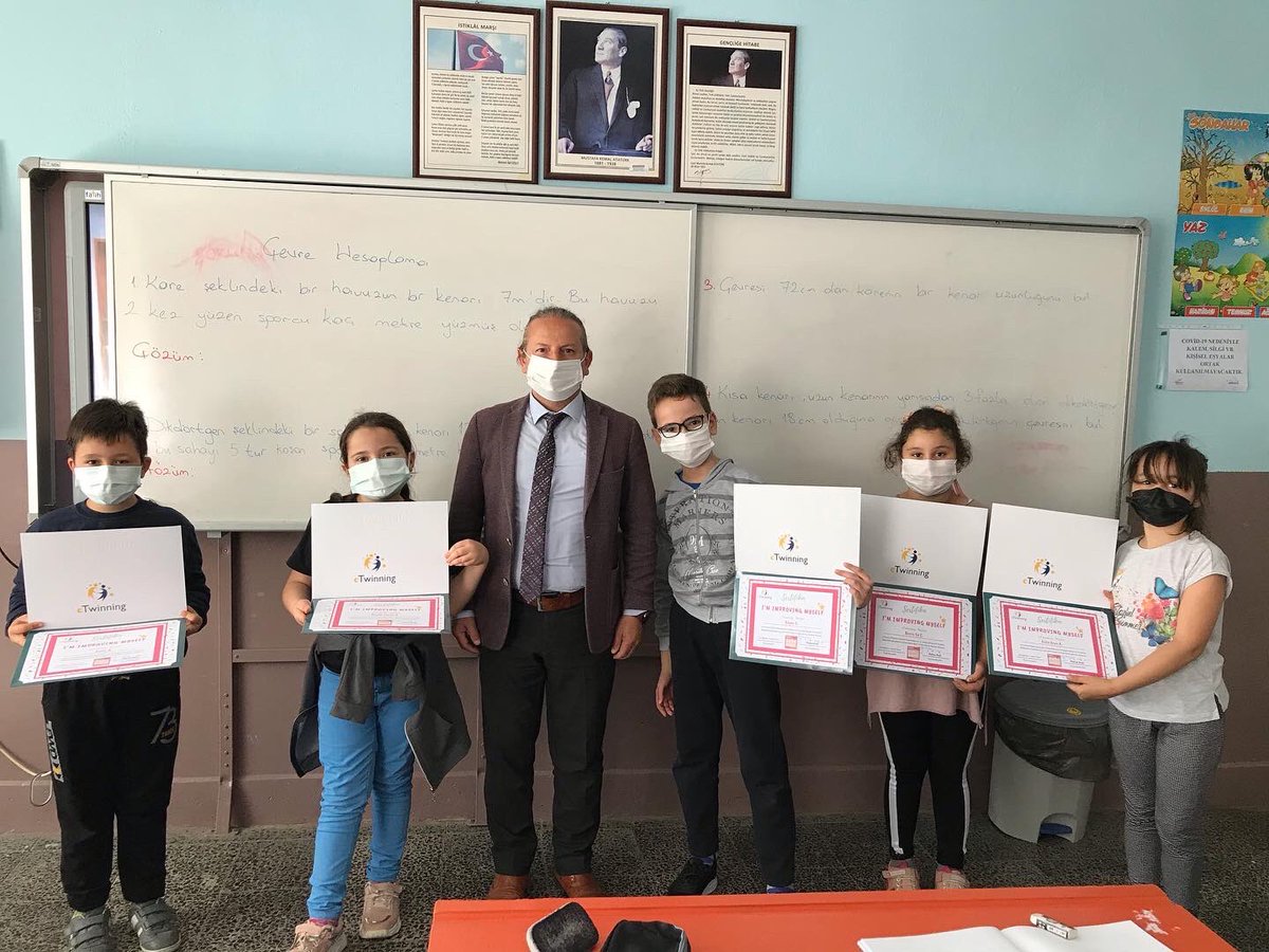 eTwinning projesinde aktif görev alan öğrencilerime sertifikalarını verdim. <a href="/Nebiogluilkokul/">Nebioğlu İlkokulu</a> <a href="/Mhtpz83/">Mehtap Öz</a> <a href="/etwzonguldak/">eTwinning Zonguldak</a> <a href="/tretwinning/">eTwinning Türkiye</a> <a href="/ismailbas67/">İsmail BAŞ</a> <a href="/fatiherdalylmz/">Erdal Yılmaz</a> <a href="/ali_tosun77/">Ali TOSUN</a> <a href="/caycumailcemem/">Çaycuma İlçe Milli Eğitim Müdürlüğü</a> @il_milli