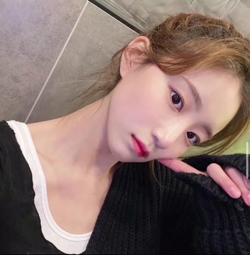 cignaturevids's tweet photo. predebut dohee hits different 🦦💕 https://t.co/X7HDtQQrqQ