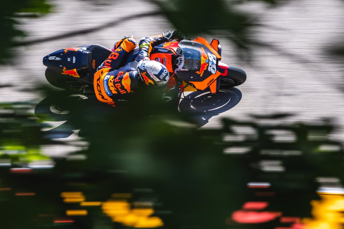 KTM_Racing's tweet photo. P1 for @_moliveira88 and leading the way after a hot first day of Free Practice at the Sachsenring. Eyes on the Q2 prize for tomorrow #KTM #MotoGP #GermanGP #ReadyToRace https://t.co/Y8FC4KkKGJ