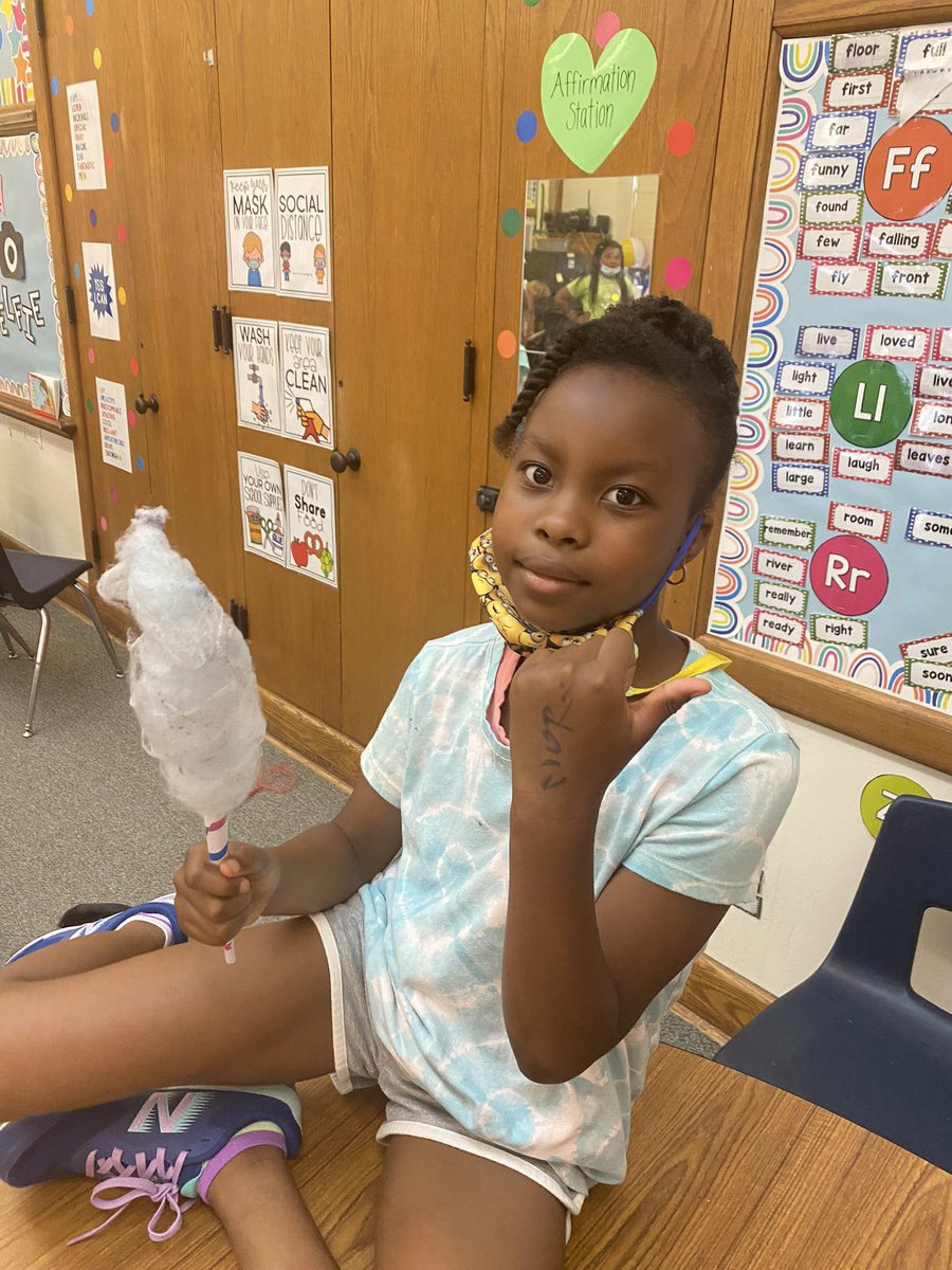 Ms. Avery tweet media