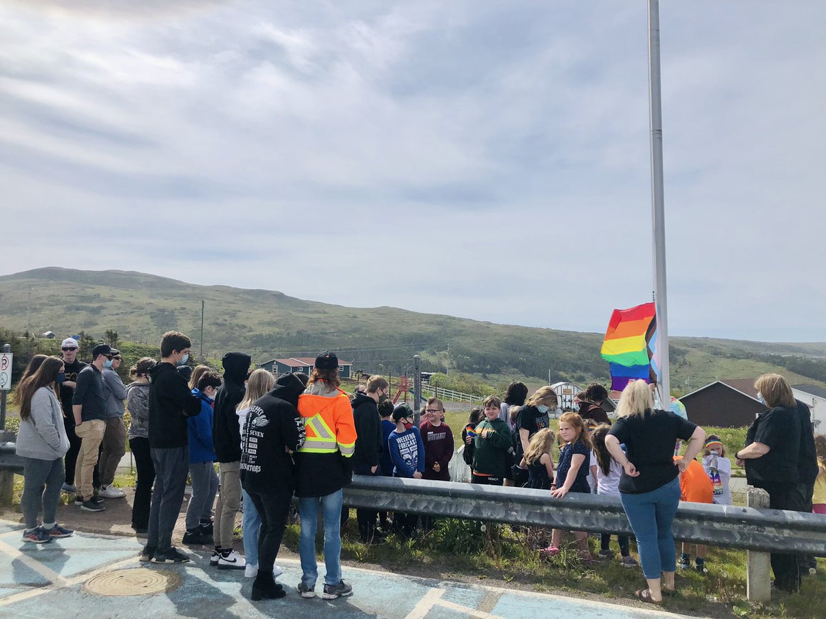 HNMA_Lawn's tweet photo. Raising the Progress Flag today and celebrating Pride Month by continuing LGBTQIA+ education! 🥳🏳️‍🌈🌈  @NLESDCA @SISNLESD @LambertJeananne @kindergartenken https://t.co/bwpg17vWh1
