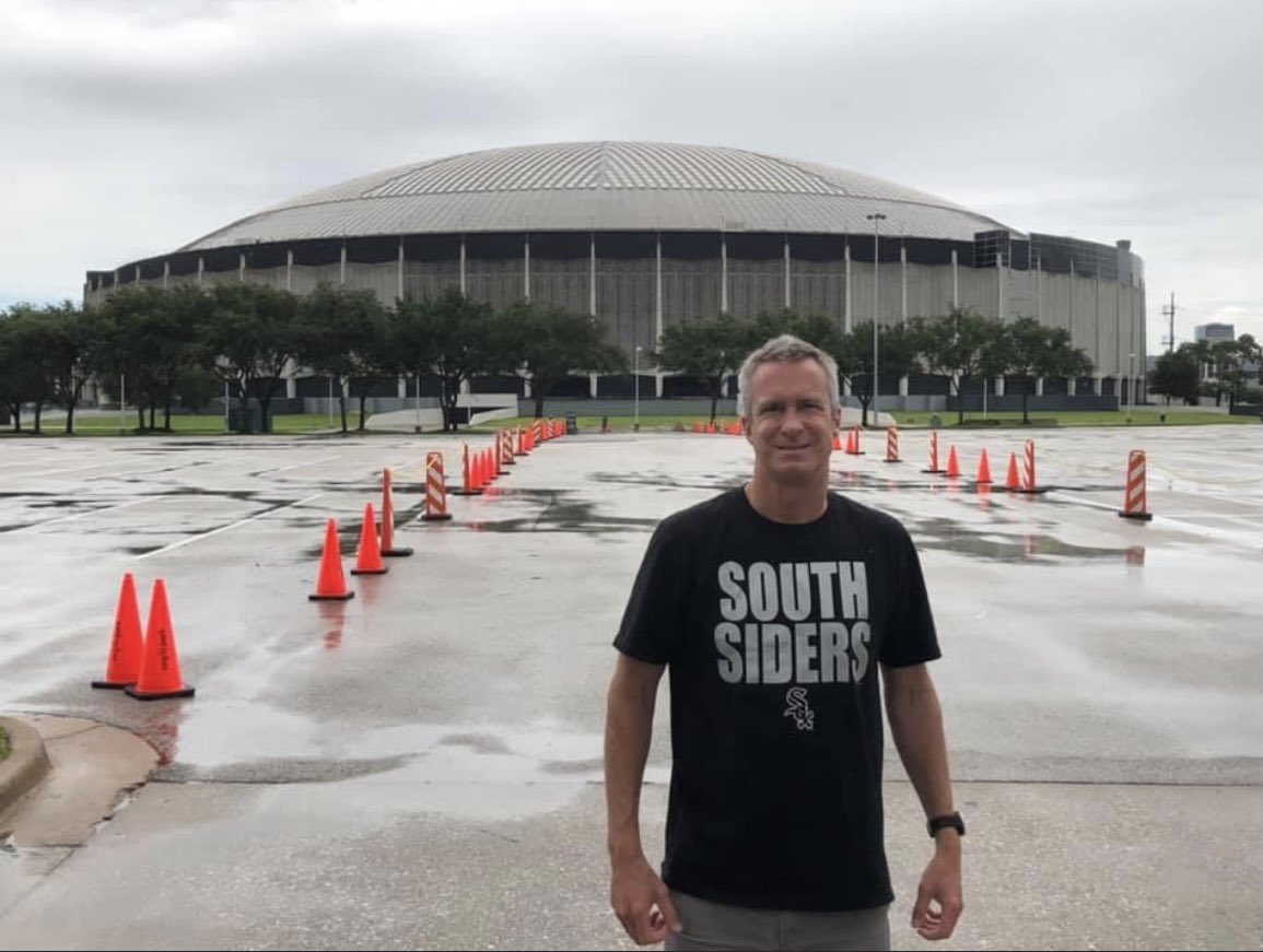 RunNashRun262's tweet image. In Houston with my Dad! They weren’t a fan of my Paul Konerko jersey there. #postcardsfromHouston  #WhiteSox @jasonbenetti
