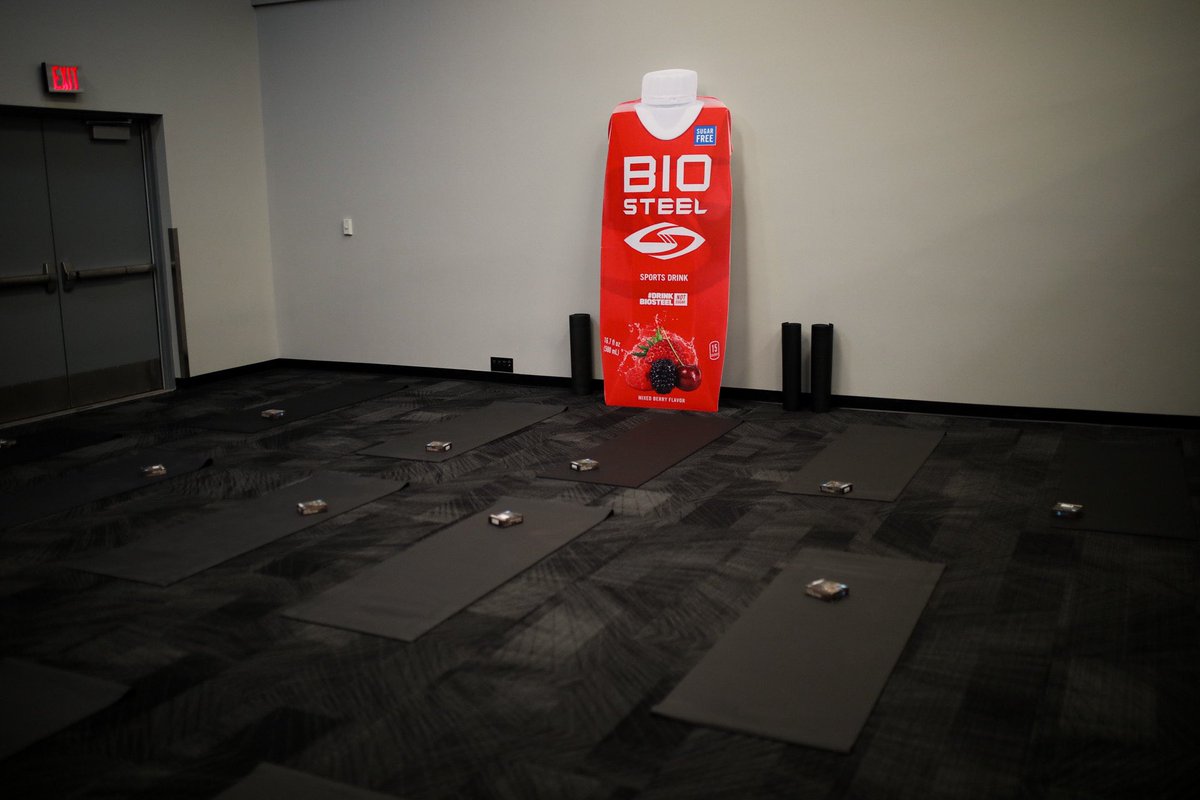 Section7Az's tweet photo. The most important piece at Section 7 is the education of Rest &amp; Recovery. Introducing the @BioSteelSports Hydrate &amp; Recovery Zone. Clean, Healthy Hydration.

Section 7 players stop by this weekend and book your appointment.

#TheFutureAwaits | #Section7 https://t.co/DNhdFdX2Wg