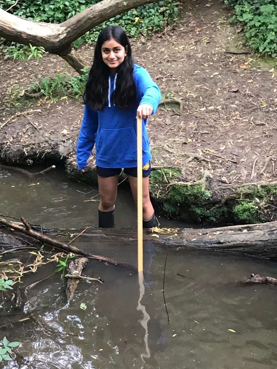 ManorHumanities's tweet photo. Yesterday we took our Yr🔟 #geographers out to Shady Lane Arboretum to complete a mini field work activity to look at how a river course changes from source to mouth 🏞

#MHSgeography #fieldwork #Geography #ShadyLane #MagicOfManor @ManorHighSchool https://t.co/cAWktAkphD