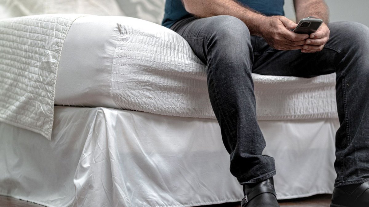 LinenFit's tweet image. This #FathersDay, give the gift of LinenFit. Maybe our #sheets will keep him from waking up at the crack of dawn for once. #giftguide #FathersDay2021