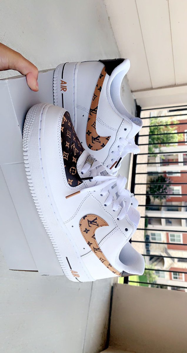 EvelyynTrujillo's tweet photo. started making custom shoes hmu ! https://t.co/kovTuAjM8a