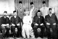 abbassbraham's tweet photo. أعضاء إداريون بالجامِعة المصرية في 1911. يوجد في اليسار كارلو نالينو (1872-1938)، المستشرق الإيطالي الذي درس الاعتزال ودرَس البتّاني، بطليموس العرَب. كان أستاذ طه حُسين. وظلّ ذا شعبيّة في مصر إلى أن غزَا موسيليني ليبيا فقاطَع الطلاّب المصريون دروسَه وضعف أمره. https://t.co/DOimj13CFW