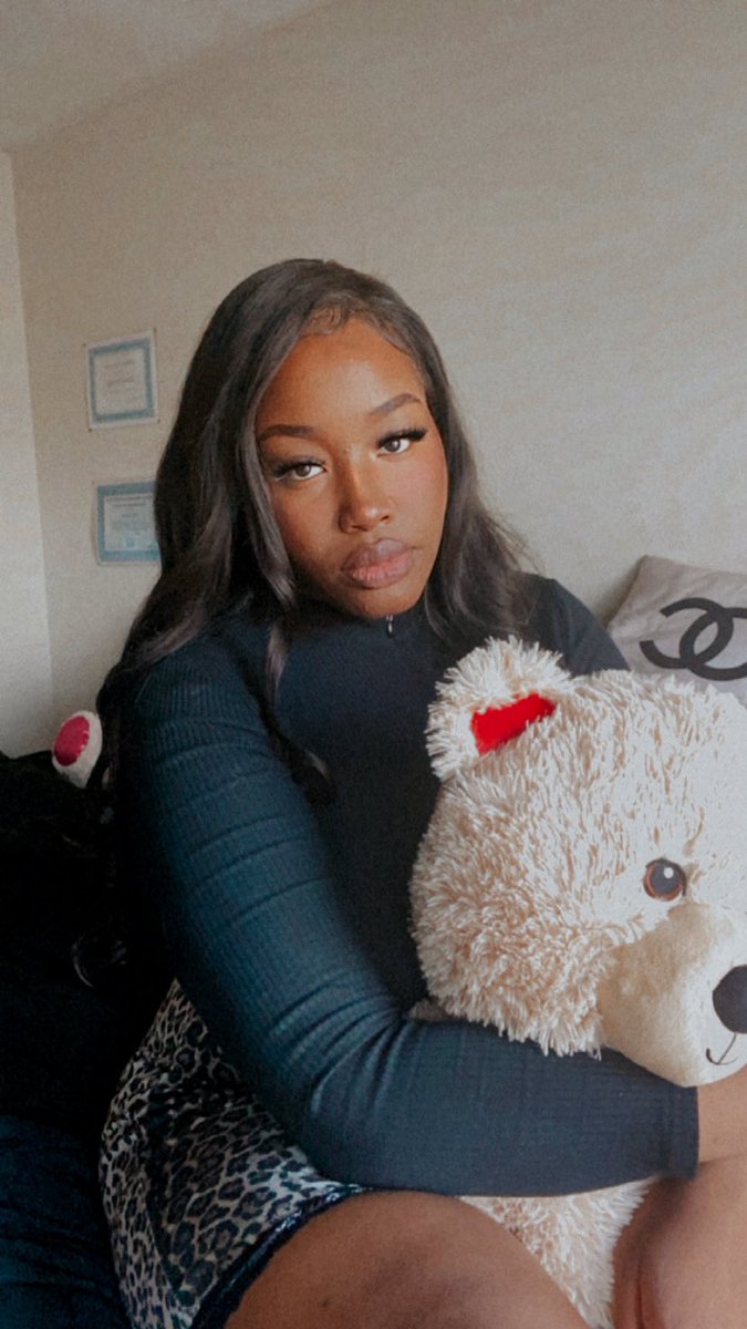 to__orange's tweet photo. 🧸🖤 https://t.co/g7T2s7Kbpy