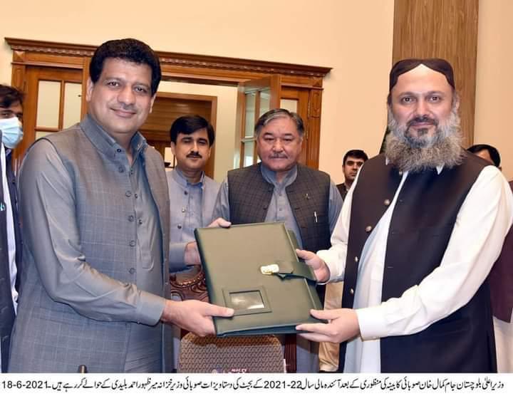 jam_kamal's tweet photo. After trying their best and breaking all rules and laws..... We still managed and went to assembly and presented the budget.

Yesterday Mr sana BALOCH was talking ruLes, legitimacy and qanoon... And today was breaking all by instigating and damage to assembly. 

What hypocrisy! https://t.co/jHUMD7aJsI