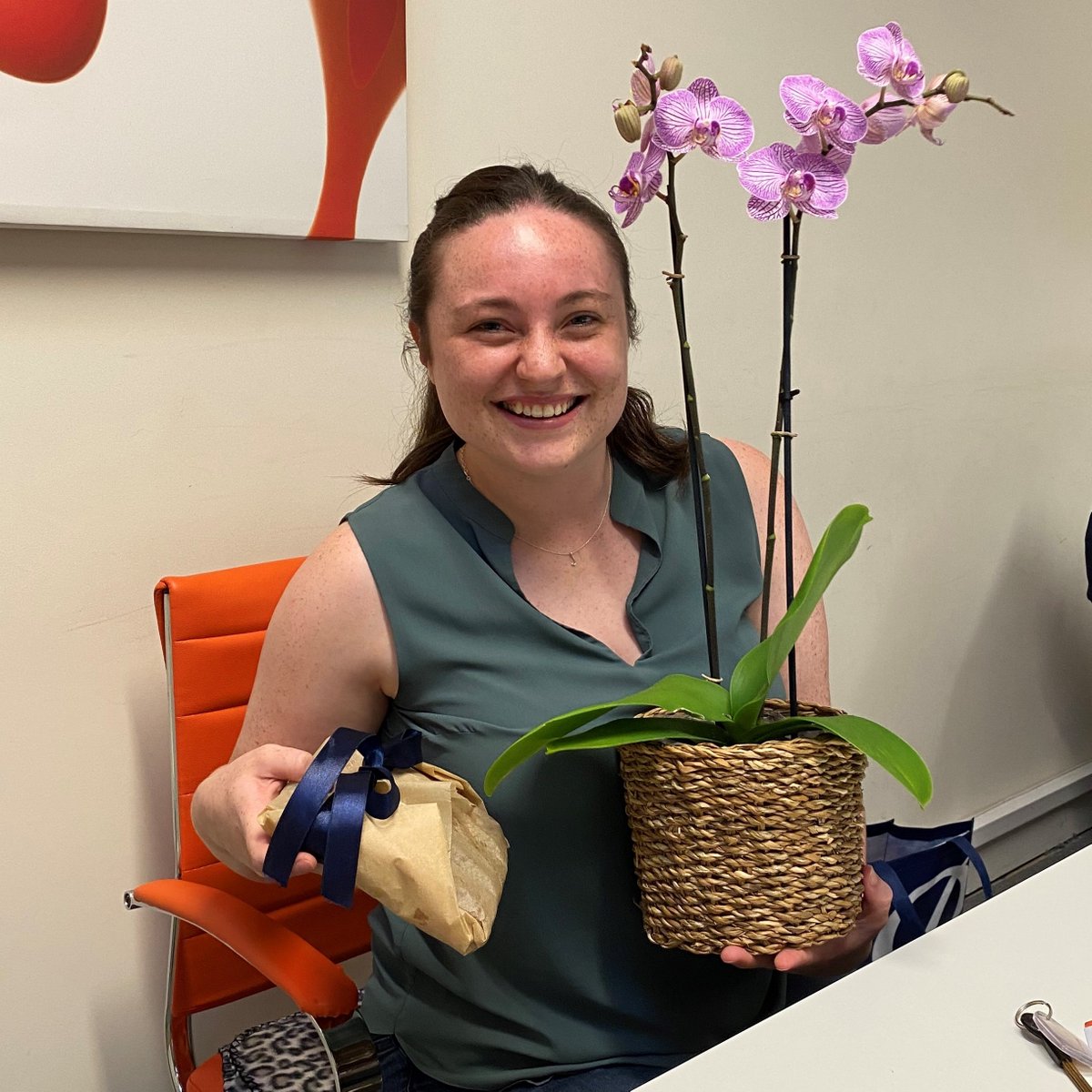 amberemployment's tweet photo. Today we wave a fond farewell to our Tamara who is ready for her next exciting role with one of our fabulous clients! We've shared gifts and lots of laughter before waving goodbye.
#newjob #friday #office https://t.co/0qlaTCfY4h