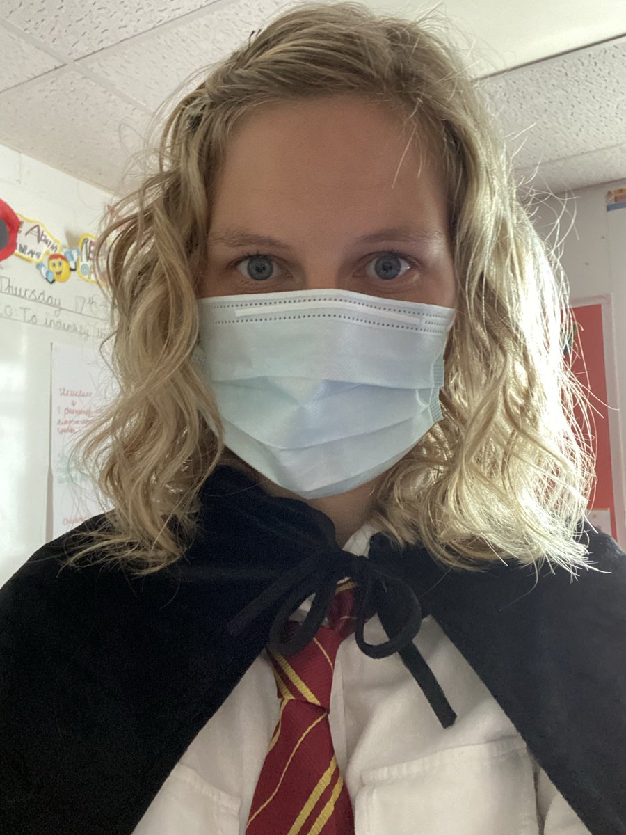 MissVBieri's tweet image. Today I went to school as ‘Pandemic Potter’ 😂⚡️😷 #belatedbookday #harrypotter #edutwitter