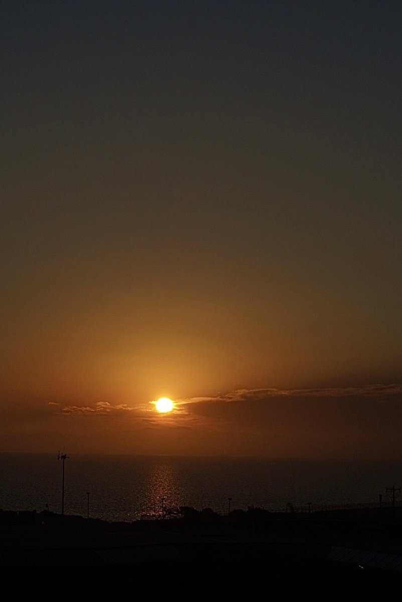 LiRunci's tweet photo. Sunrise in San Francisco this morning https://t.co/tZhY1dx2H0