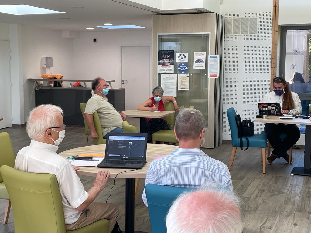 gaucheecolo's tweet photo. En direct de notre réunion publique et visio, retrouvez nous sur Facebook, Twitter, Twitch et youtube. https://t.co/xdkKCnVVSw