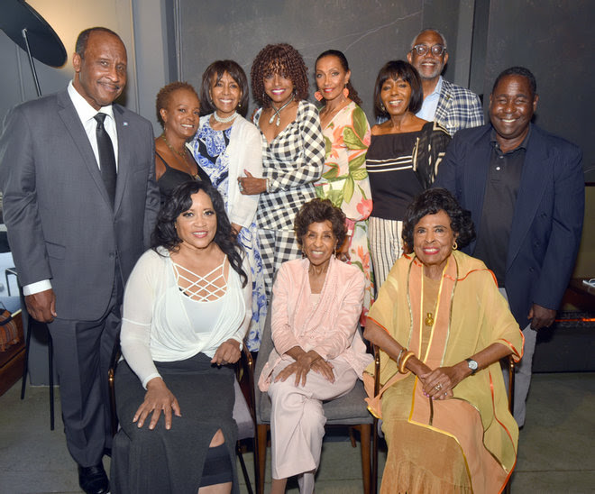 MarlaGibbs4Real's tweet photo. Family and friends celebrating my birthday! #celebration #birthdayweek #love #support https://t.co/WWe3SrvSpC