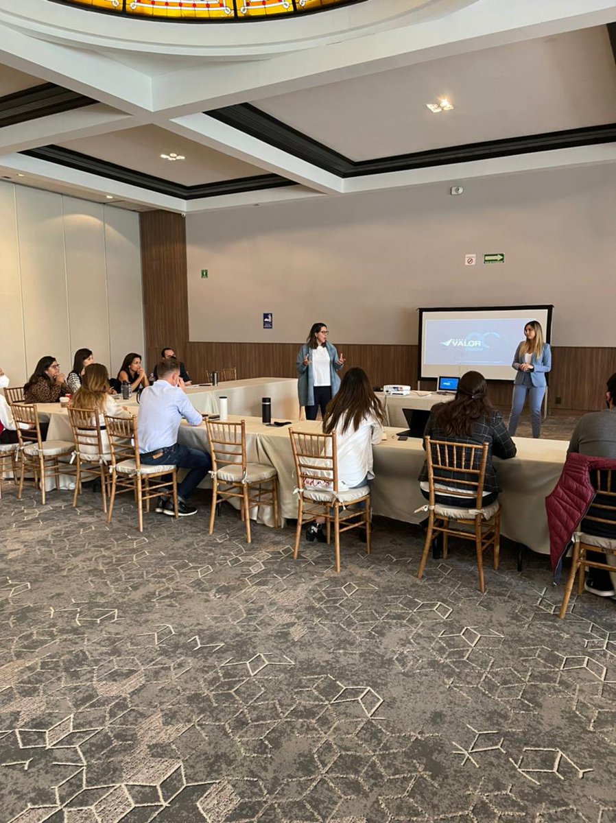 Genero_Valor's tweet photo. Hoy tuvimos el Kick Off de #Ambrosía en México junto a @AleRiSp .

Estamos muy emocionados de ser parte de tu equipo y poder generar valor en tu negocio.

#GeneroValor #Clientes #Ambrosía #KickOff #México https://t.co/WyCrq1g6kP