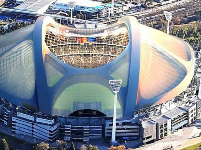 _kannnav_'s tweet photo. Need retractable roofs for atleast one stadium in each major cricket playing nation
So that finals don't get washed out😭 https://t.co/8hHFNii8W9