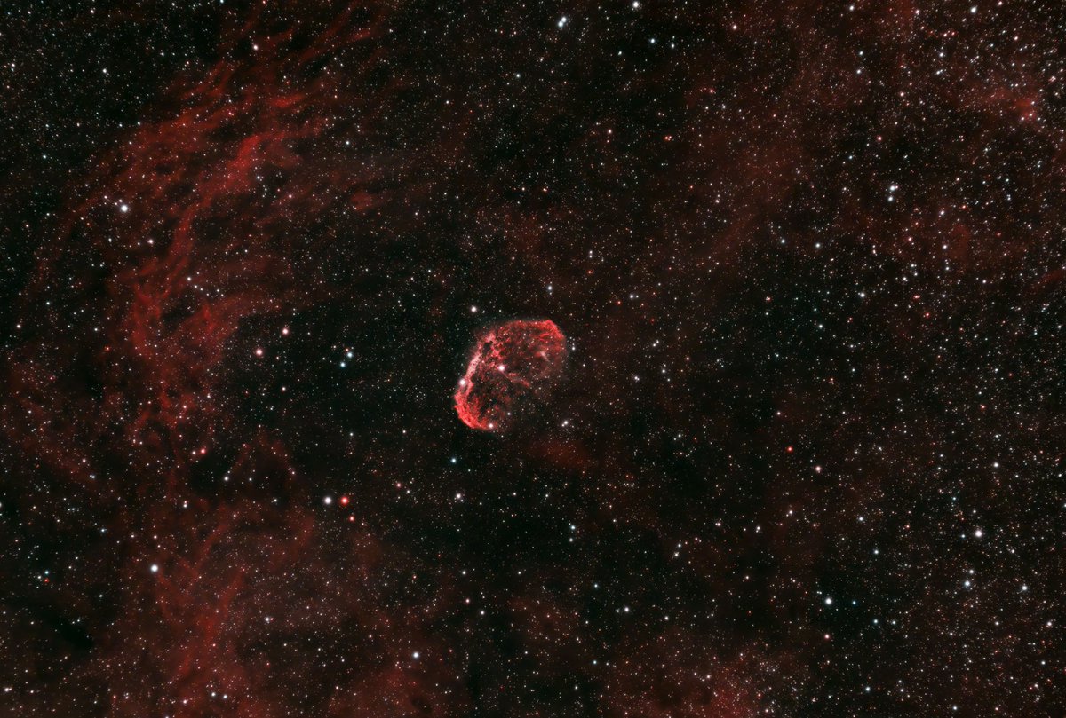 jzhnutz's tweet photo. NGC 6888 - The Crescent Nebula - Located near Sadr in Cygnus, this is one of the reasons I brought the Meade 80mm back out. First time focusing on this target. Working on a SHO process #astrophotography #crescent #CanonFavPic #meadeinstruments #canonphotography https://t.co/BEiW3XpXRn