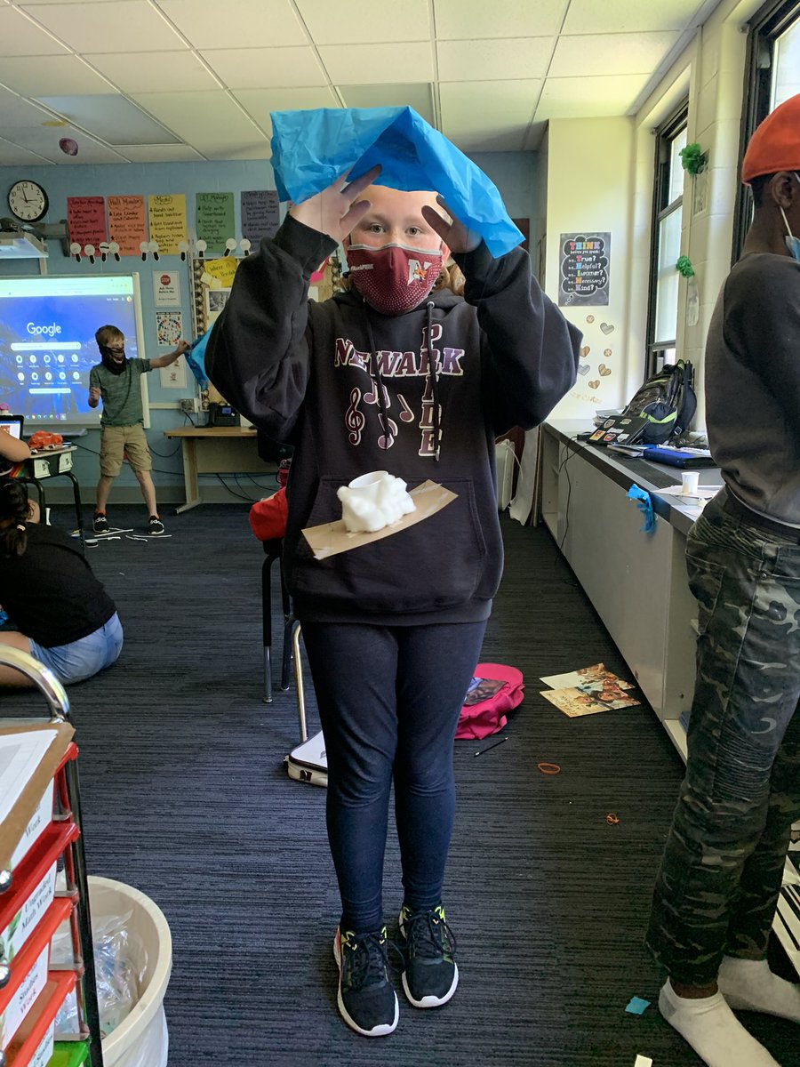 Students problem solved how to ensure the astronauts in a space shuttle landed safely. They designed, tested, redesigned, problem solved , and successfully saved their 2 astronauts. Fun day in Science today. <a href="/Newark_KS/">Newark_KS</a> #choosejoy #kelleykidsrock #MrsColesJedis