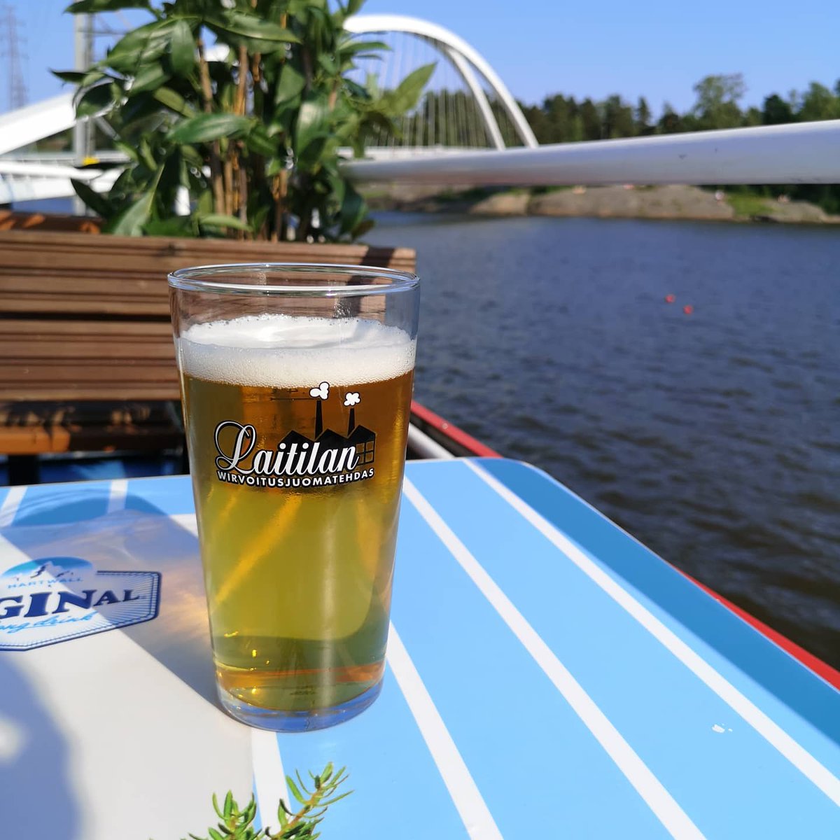 Went on a walk and enjoyed a beer on this sunny terrace boat. Learned that in the evening it takes off for an hour cruise - for free! (if you're drinking). Gotta try it one day #MSKatarina #Terrace #Boat #Beer #Kalasatama #Summer #MyHelsinki #Helsinki #Finland https://t.co/3j2QcZ5aOI