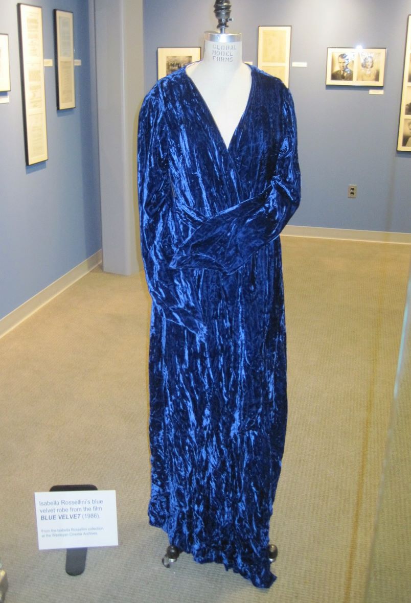 Actress and former model, Isabella Rossellini, was born #OnThisDay in 1952.  She starred as Dorothy Vallens in David Lynch's 1986 cult classic, Blue  Velvet. Rossellini's blue velvet robe, designed by Patricia Norris,