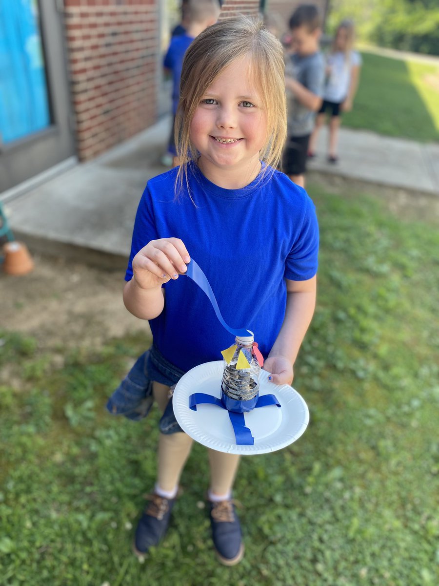 All sorts of hard work and fun to be found here during the Summer Scholars program at MES!  #SumnerAchieves #SummerScholars @co_sumner <a href="/skinner_frankie/">Frankie Skinner</a>