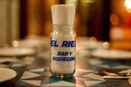 🙌 ¡Es viernes y en <a href="/HojaDeRuta989/">#HojaDeRuta</a>  tenemos voucher para que vayas a <a href="/barelriel/">El Riel</a>  ! 🙌

Para participar, seguinos y deja tus últimos números de DNI (y mandá tu celu x MD)

💥 ATENTOS porque el ganador se define en #PuroCulo, un juego de <a href="/cokiburro/">SirCoki</a>  pero inventado por suizos