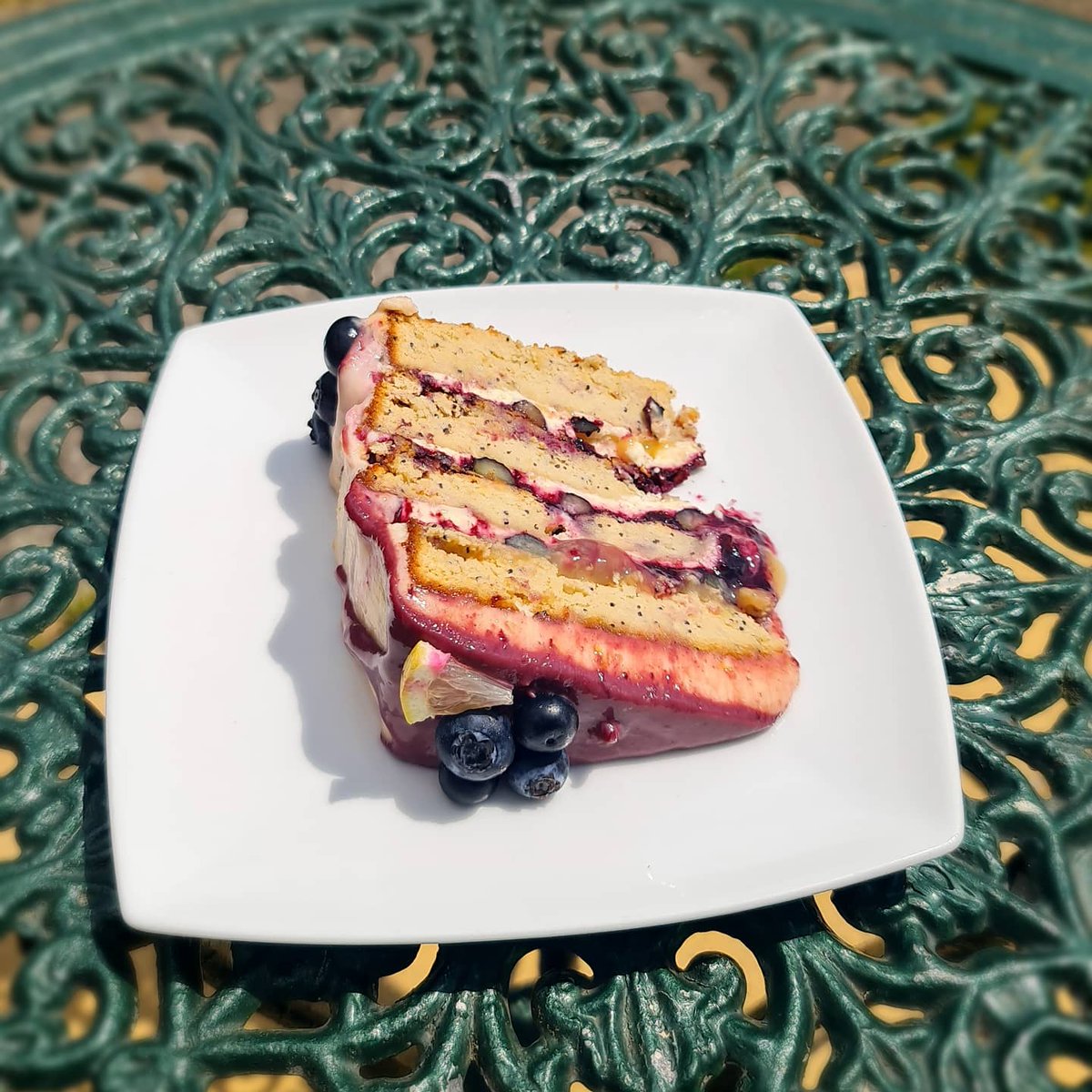 VChigwada's tweet photo. Lemon blueberry marscapone pudding cake 😋
#homebaking #glutenfree #lowcarbflour #sugarfree #natvia #cake #almondflour #lemon #coconutflour #lemoncake
#blueberries #homemadefood #homebakes #marscapone #pudding #puddingcake #poppyseeds https://t.co/VuM57opWcK