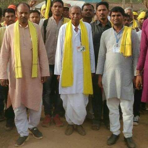 GGP_4India's tweet photo. #Gondwana_King
गोंडवाना गणतंत्र पार्टी #भारत 24जून को करेगी #राष्ट्रव्यापी धरना प्रदर्शन देश मे बढते बेरोजगारी महगाई महिला उत्पीड़न अपराधों और विभिन्न मुद्दों को लेकर भाजपा/कांग्रेस सरकार के खिलाफ हल्लाबोल. 
#GGP राष्ट्रीय अध्यक्ष #Tuleswar_Markam ने दी जानकारी।
@rashtrapatibhvn https://t.co/FeQ56TKYUR