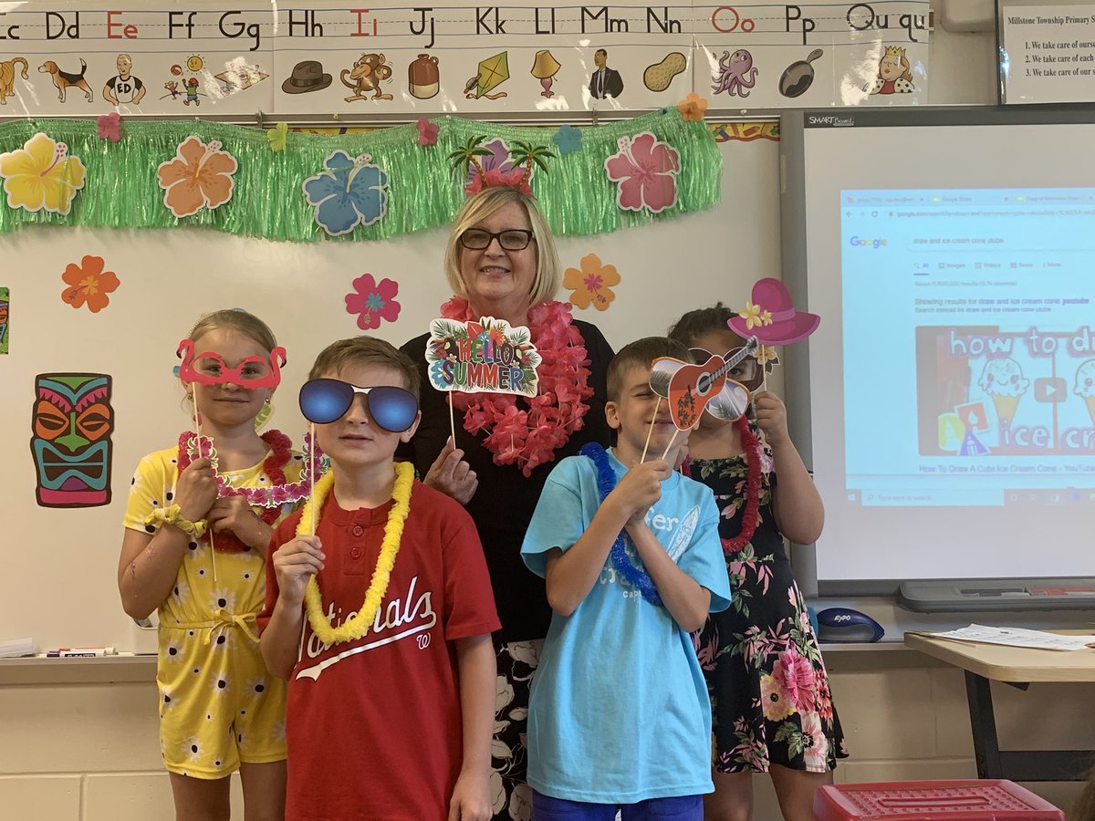 guricomps's tweet photo. Fun Friday- thanks to my awesome parents we had a fun Luau! https://t.co/gXB0Fz8L56