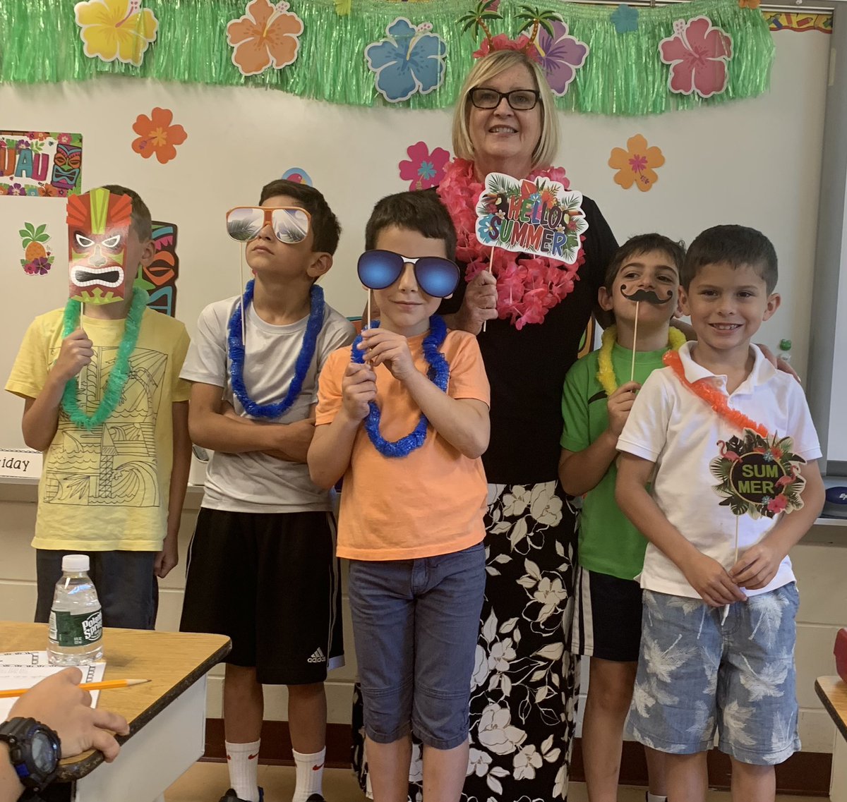 guricomps's tweet photo. Fun Friday- thanks to my awesome parents we had a fun Luau! https://t.co/gXB0Fz8L56