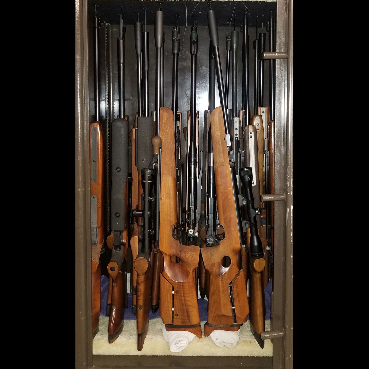 storemoreguns's tweet photo. Review: "I fit 26 [guns] into a 60x30x24 external dimension safe."
https://t.co/MCoPTNvHt8 https://t.co/iOFCx4QKmQ