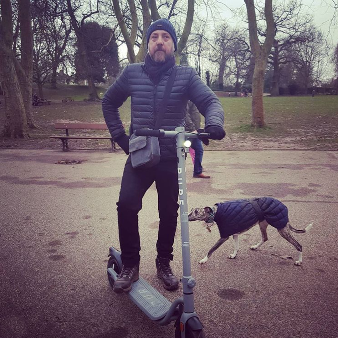 pureelectric_uk's tweet photo. A big PURE welcome to the latest members of our #PureSquad! Happy Friday everyone ⚡🛴⚡
@callux ⚡ @higher_lenz ⚡ @just.emski ⚡ @sarahtickles ⚡ @kiyal43
E-scooters are not to be used on public roads or pavements; only on private land. https://t.co/ODKg4shNHp