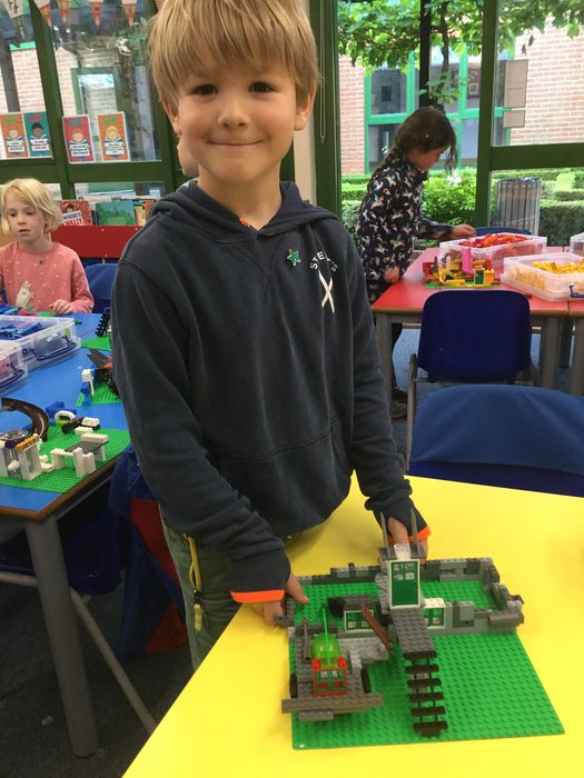 ThorngroveLower's tweet photo. The @BrickiesClub visited the Lower School today for a day of creativity and Lego challenges #LegoLovers #BuildingTime #Lego #PickYourPath @ThorngrovePrep https://t.co/MnuKWC6bN7