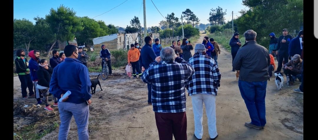 niffouri's tweet photo. Hoy recorrimos junto a Jacqueline y Freddy más concejales de Salinas, Neptunia norte y Pinamar Norte procurando el acceso del agua para todos. https://t.co/CrzR2ZNz55