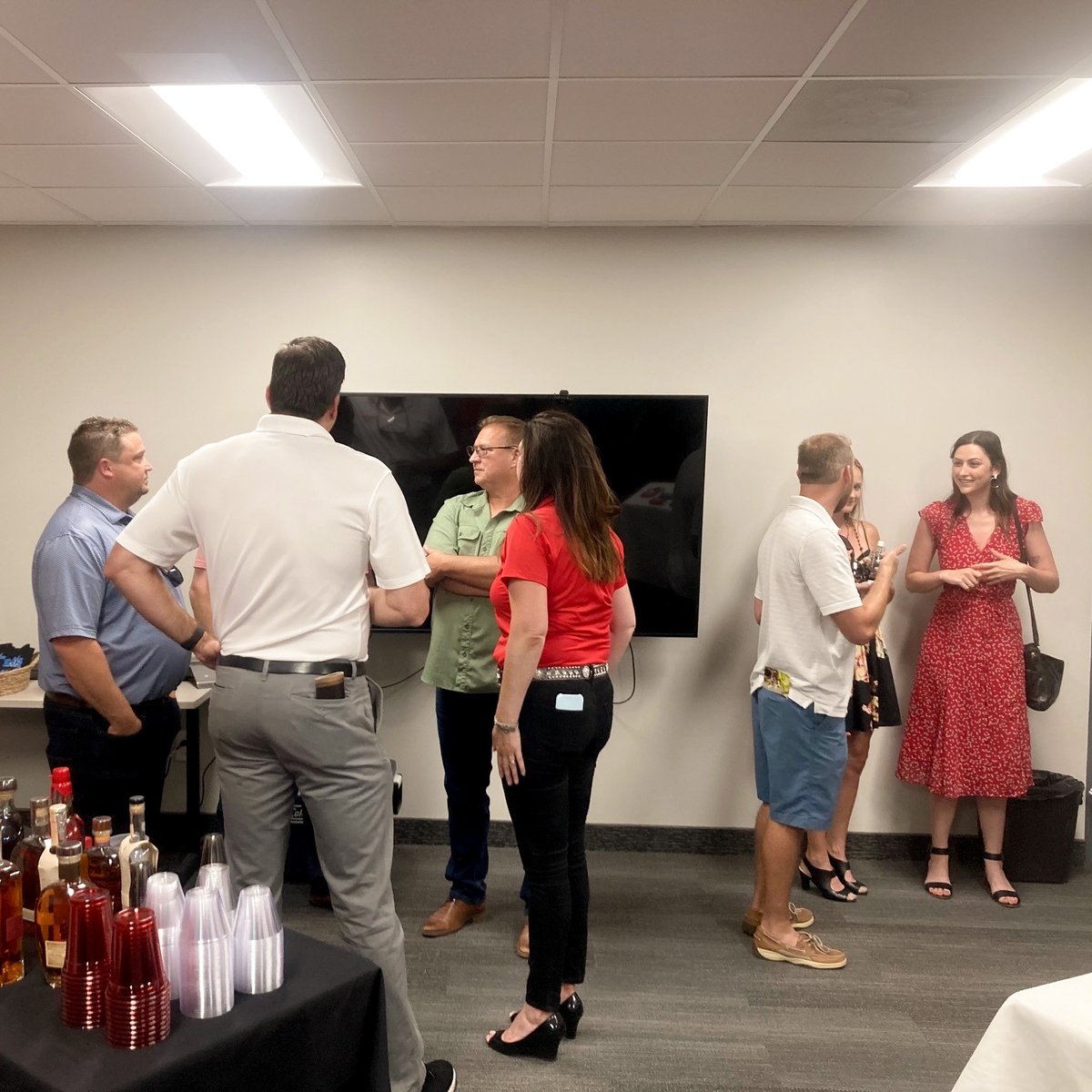 CCI_Contractors's tweet image. Thank you all you came to our #BaconAndBourbon event yesterday, @ECS for co-hosting, and @SevenJars for the bourbon education.  The weather, food, drinks and networking were second to none! 

#CharlotteAEC #CLTnetworking #SouthernStyle