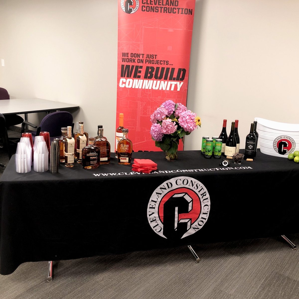 CCI_Contractors's tweet image. Thank you all you came to our #BaconAndBourbon event yesterday, @ECS for co-hosting, and @SevenJars for the bourbon education.  The weather, food, drinks and networking were second to none! 

#CharlotteAEC #CLTnetworking #SouthernStyle