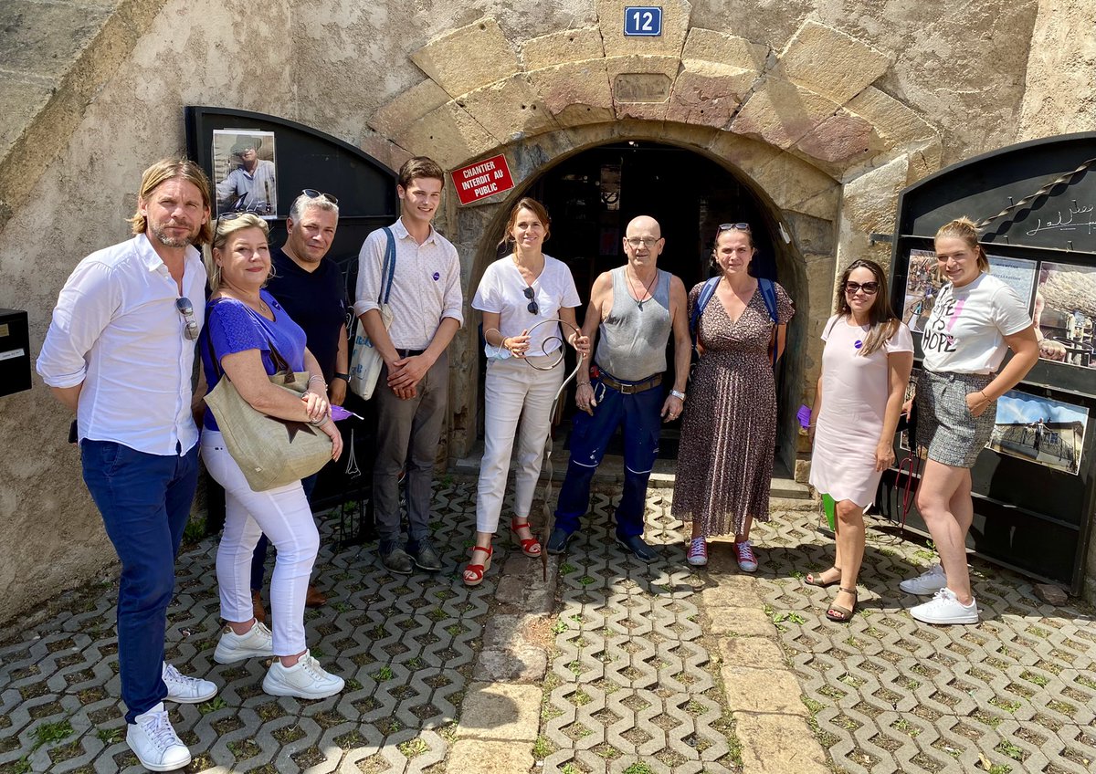 appel_inedit's tweet photo. Rencontre avec Maurice Lambert, ferronnier et militant socialiste🌹 depuis 46 ans qui nous évoque les problématiques liées à l’apprentissage à la Jeunesse et aux aides de la région aux métiers d’art. 

🗳 Le 20 Juin il votera @appel_inedit https://t.co/FdjTFhUyKt