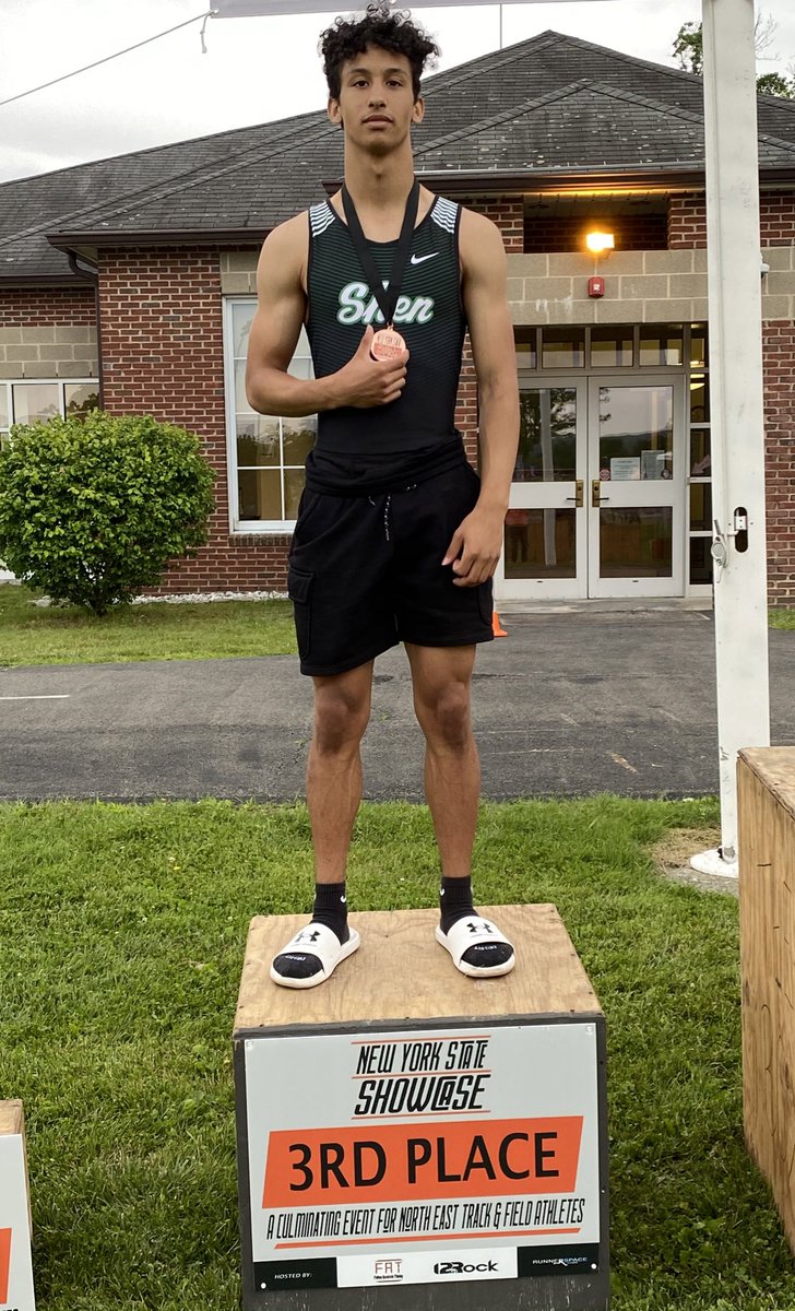 Huge congrats to Carter Cukerstein who returns from injury running 21.87 to beat his own school record in the 200m dash and take 3rd at the NYS Showcase! <a href="/ShenAthletics/">ShenAthletics</a> #Rise #RiseAgain #NYSShowcase