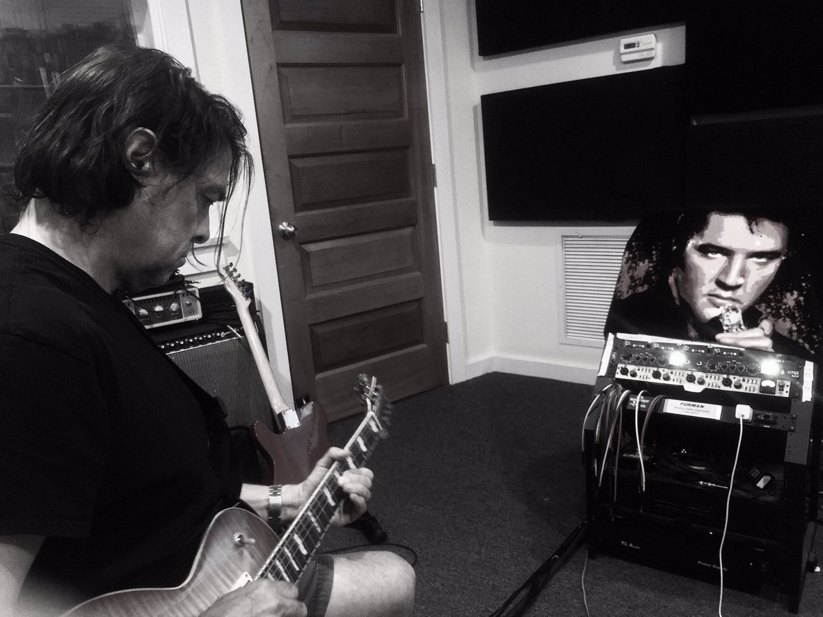 ShawnMeow's tweet photo. Thee delightful&talented #JohnFohl layin down some gorgeous parts on some songs today at Blue Velvet Studio! Only 3 days left: https://t.co/gtUIBmhkOp $4,854 pledged of $9,500 goal to be able to finish my 4th CD! Kickstarter ends Mon. at 8p.m.! #NOLA #Studio #Elvis #NewOrleans https://t.co/Zvdmzothbf