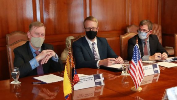 MMontalvoEC's tweet photo. La relación comercial bilateral, la provisión de vacunas, la cooperación no reembolsable y movilidad humana fueron los temas que concentraron nuestra agenda durante el encuentro que mantuvimos con el Embajador de los Estados Unidos, Michael J. Fitzpatrick. #DiplomaciaDelEncuentro https://t.co/dmVIvIwBh6