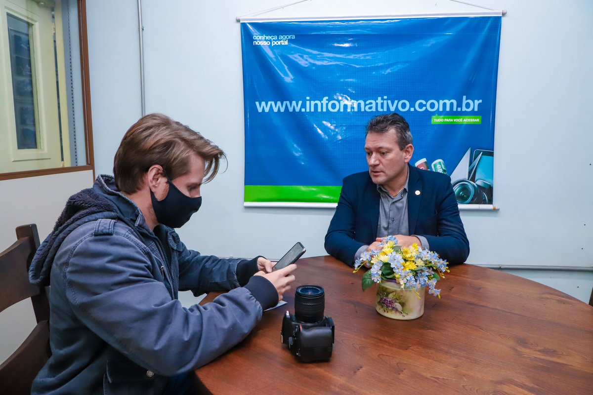 dalcisooliveira's tweet photo. Visita e entrevista ao jornalista Fábio, do jornal O Informativo do Vale, da cidade de Lajeado. https://t.co/Li6ERvPZFE